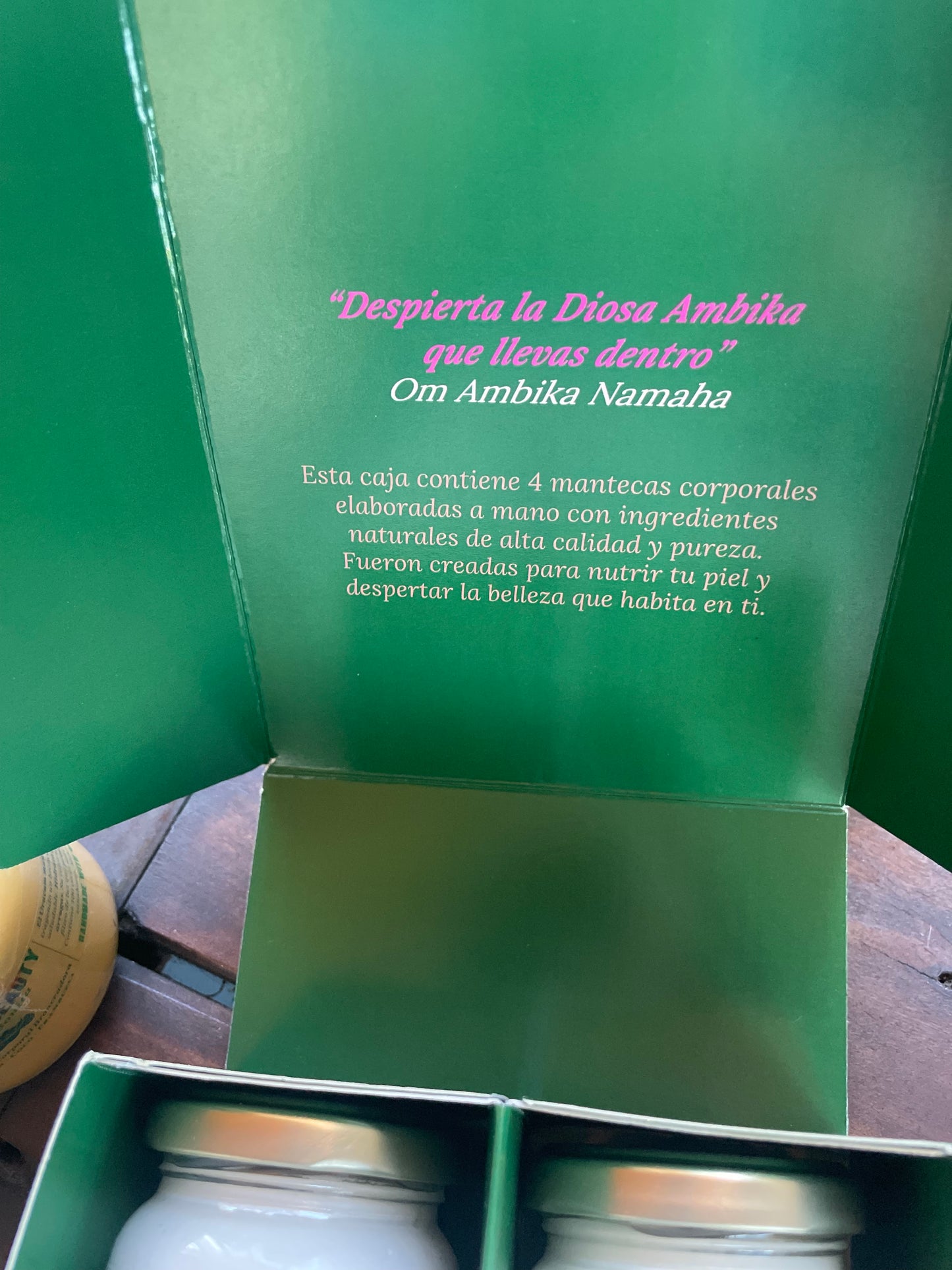 Pack: 4 Mantecas Corporales a Elección + Guía de Alimentación Femenina by Indigo